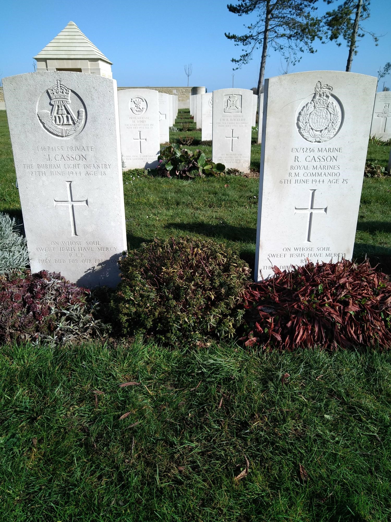 Gravestone of Robert and Joseph Casson side by side